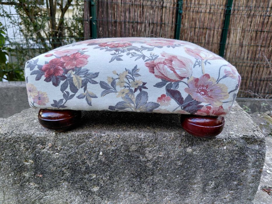 Banquinho Descansar os Pés