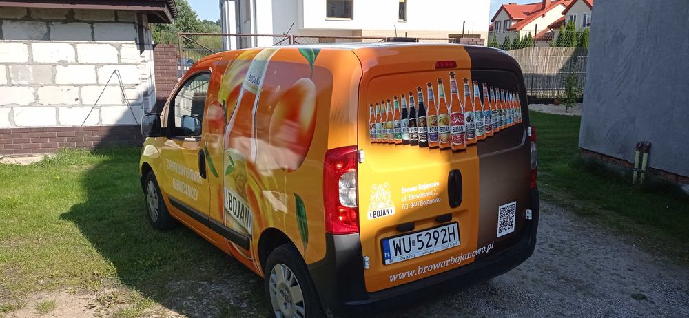 REKLAMA NA SAMOCHÓD oklejanie aut reklama naklejki na samochód W-wa