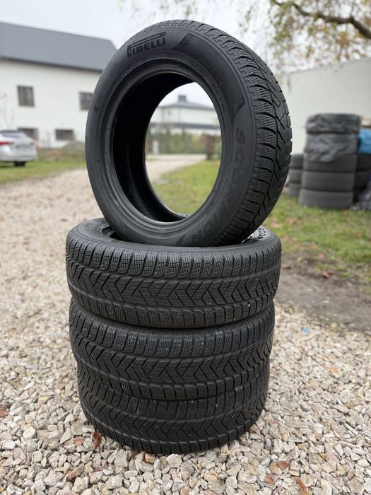 Opony zimowe 215/65/17 R17 Zima R17 Pirelli Scorpion Montaz na mjejscu