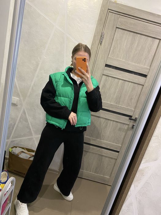 Жилетка reserved безрукавка пуховик зелена пуховик куртка