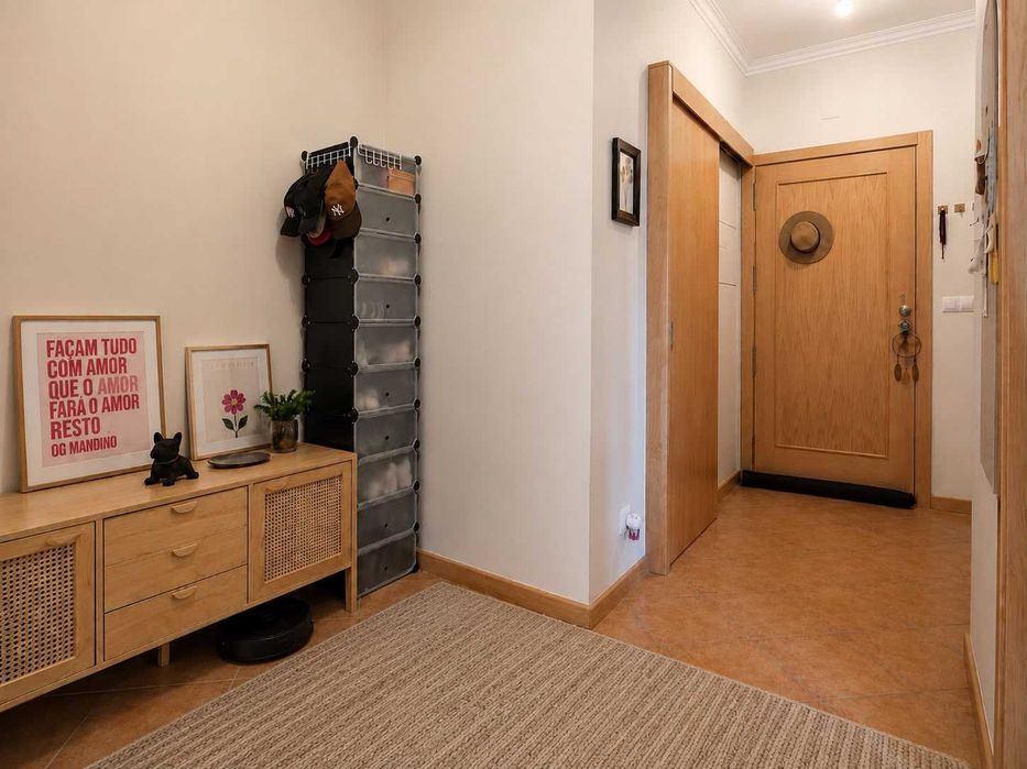 Apartamento T1 com garagem e terraço no Edifício D. João I – Centro de Viseu