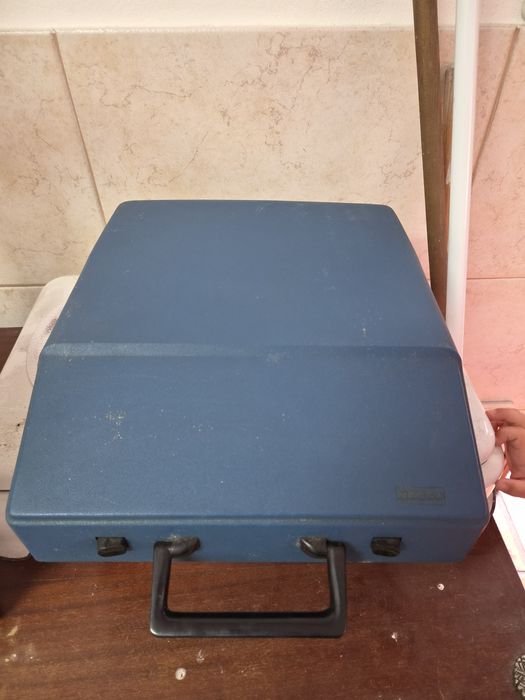 Máquina de escrever Messa 2000S