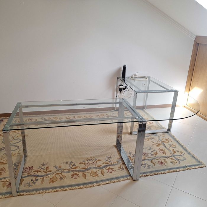Mesa de escritório funcional e moderna