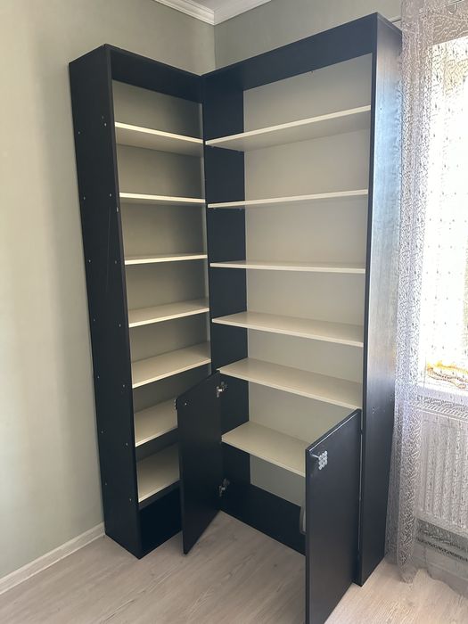 Продам 2 шкафа пеналы