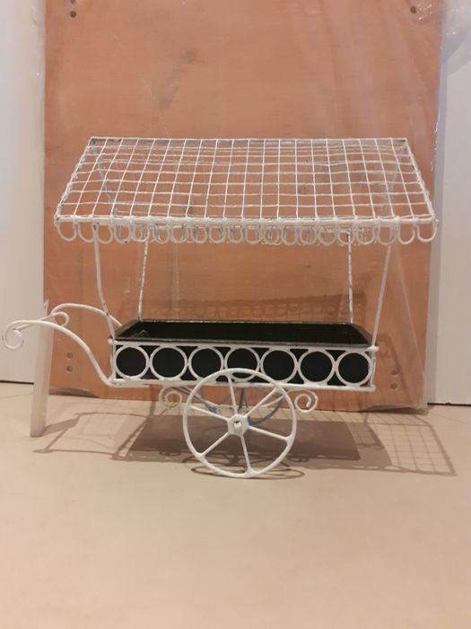 Metalowa dekoracja wózek / stragan