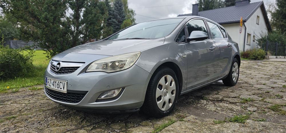 Astra J zadbana i doinwestowana! 1.4B bez rdzy! Okazja