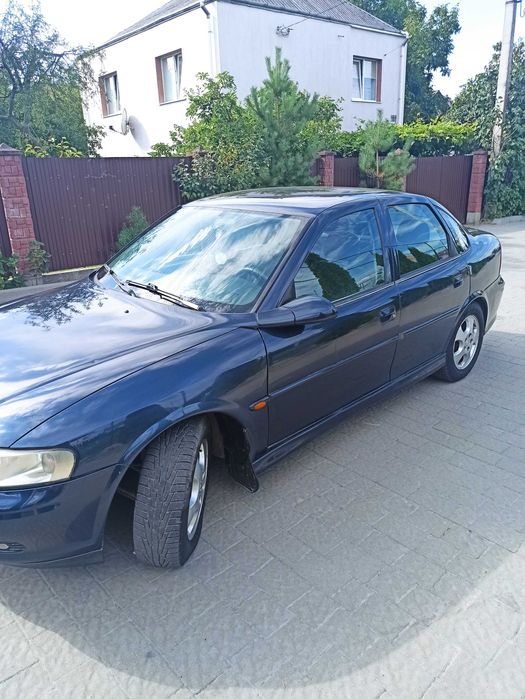 Opel Vectra 1.8 бензин 2000р.