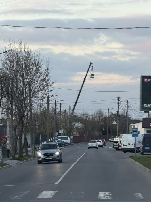 Послуги автокранів 25 тонн 28 метрів є люлька
