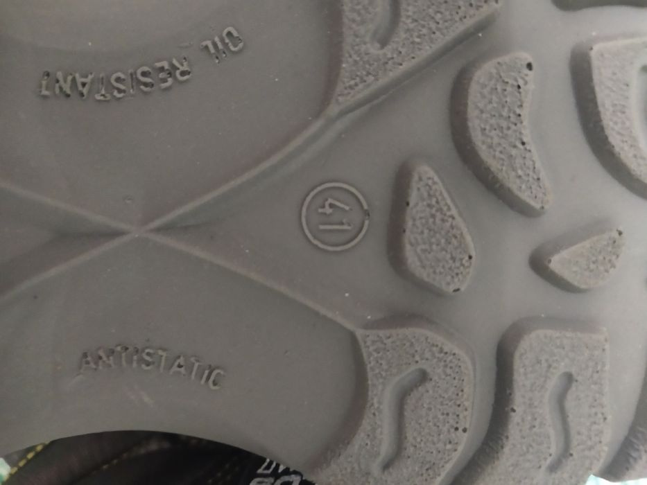 Рабочие ботинки.Новые.41 размер.