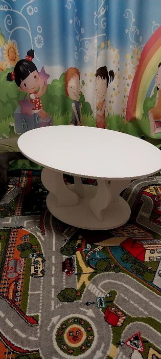 Комод;стіл;крісло