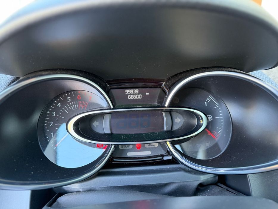 Renault Clio Auto kupione w polskim salonie