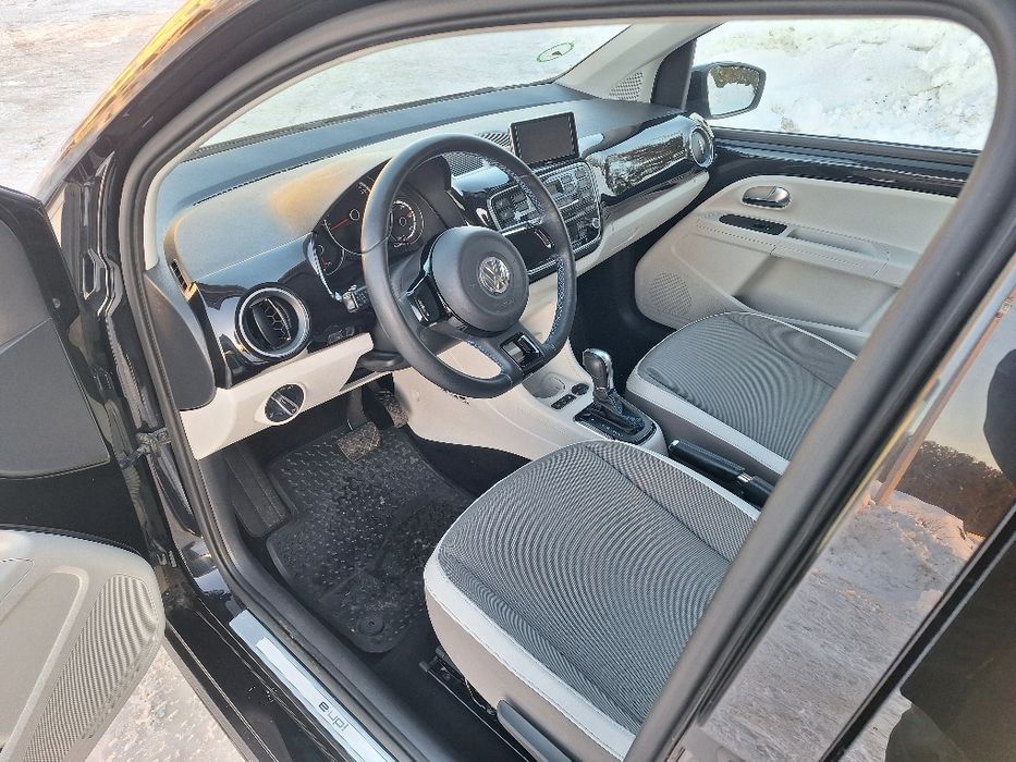 Продається електромобіль Volkswagen e-Up