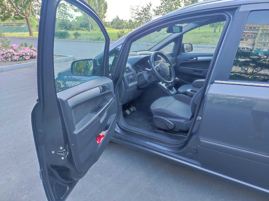 Opel zafira 2011