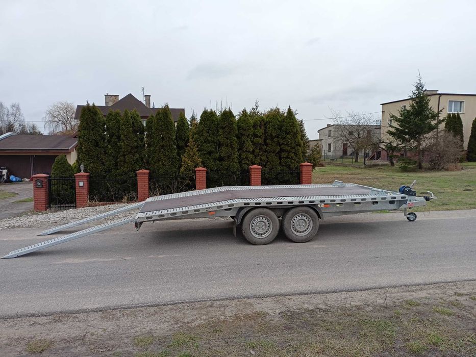 Wynajem lawety wypożyczenie lawety przyczepa laweta transport aut