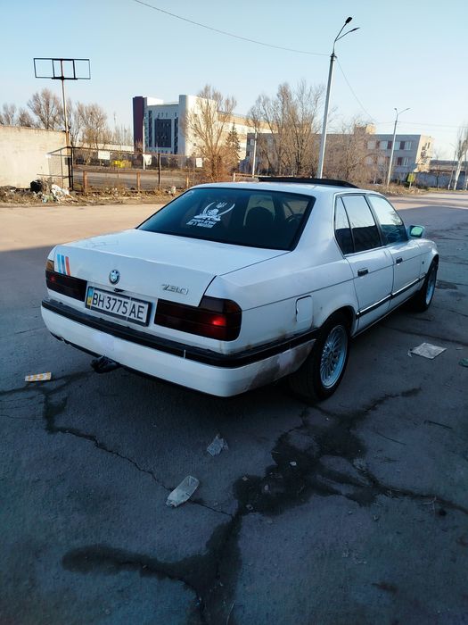 Продам БМВ Е32 7серии