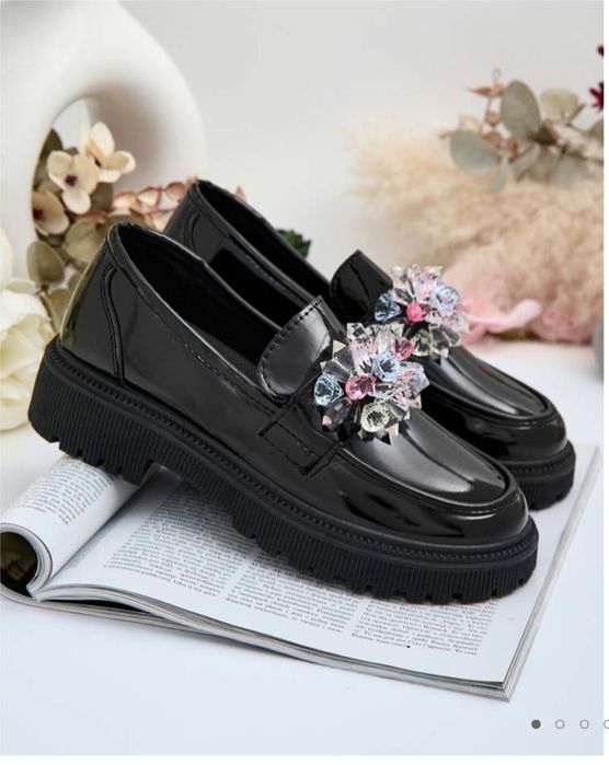 Buty damskie lakierowane używane 36