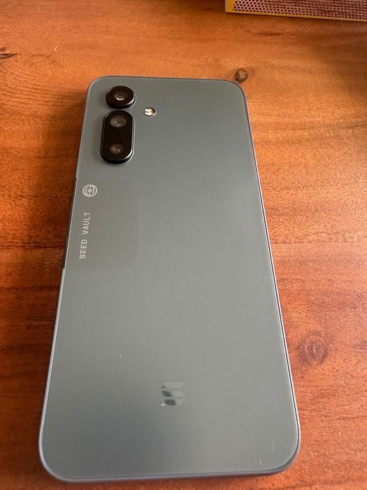 Solana Seeker android phone