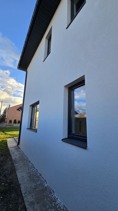 Приватний будинок з великою ділянкою, є газ,  15 хв до Києва