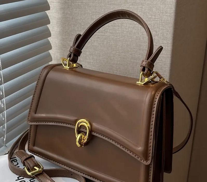 Жіноча стильна сумка, в трендовому кольорі