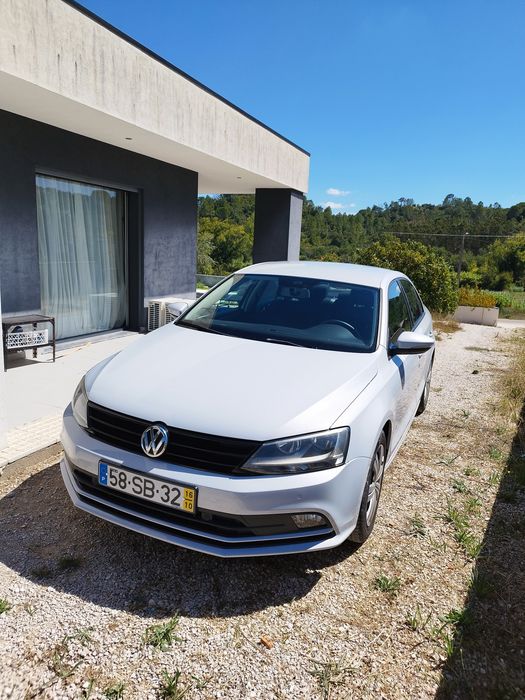 VW  Jetta 2.0 TDI Blumotion
