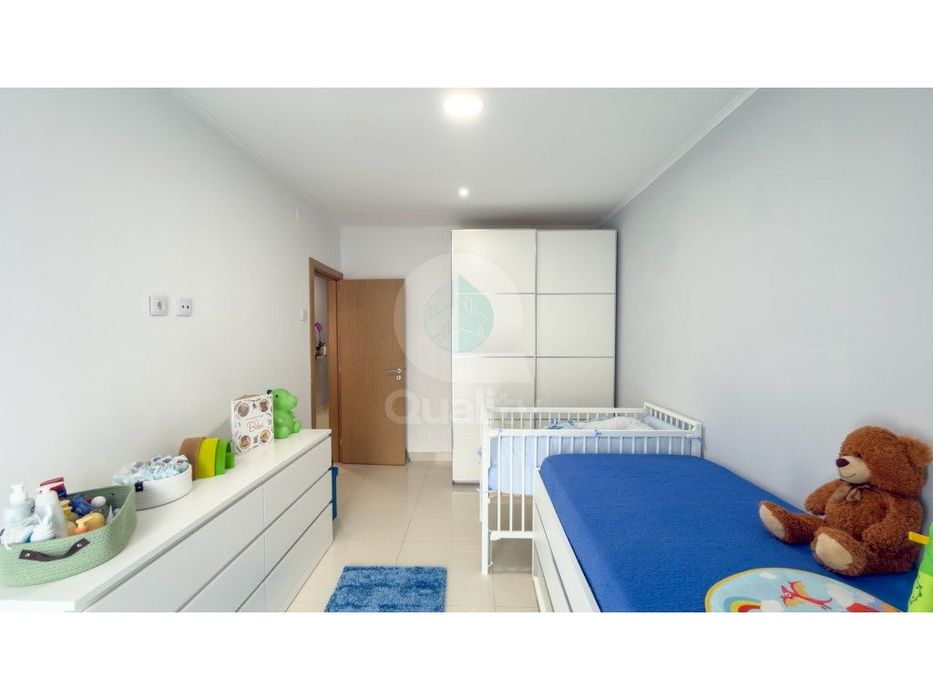 Apartamento T3 convertido em T2 na Verderena