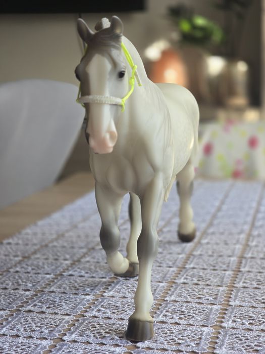 Breyer Traditional Irish Diamond (Schleich, CollectA, Copperfox)