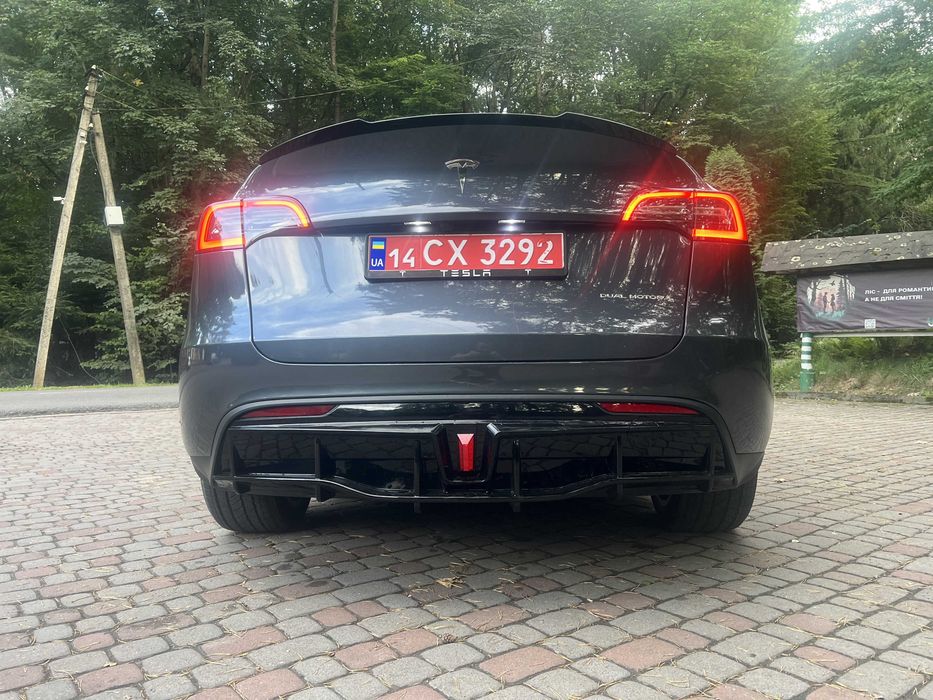 Tesla Model Y 2023р 12місяць