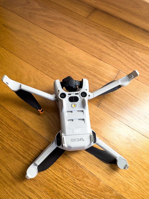 DJI Mini 4 Pro Fly More Combo