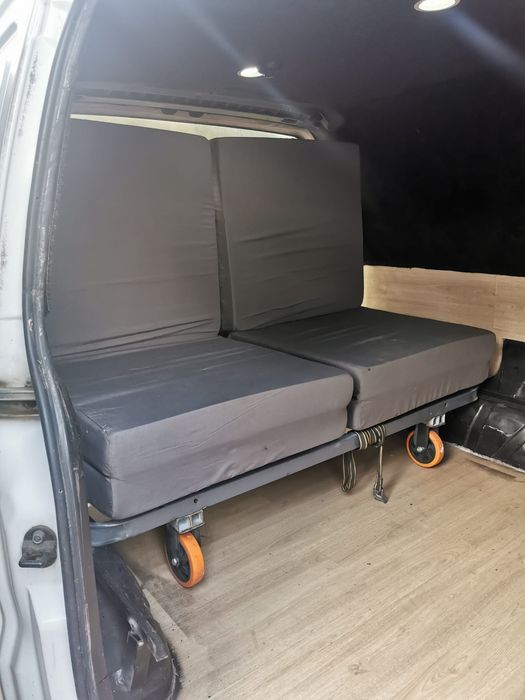 Hyundai H1 alcatifada e isolada