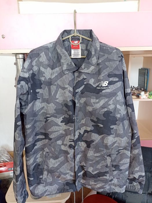 Куртка-коуч New Balance