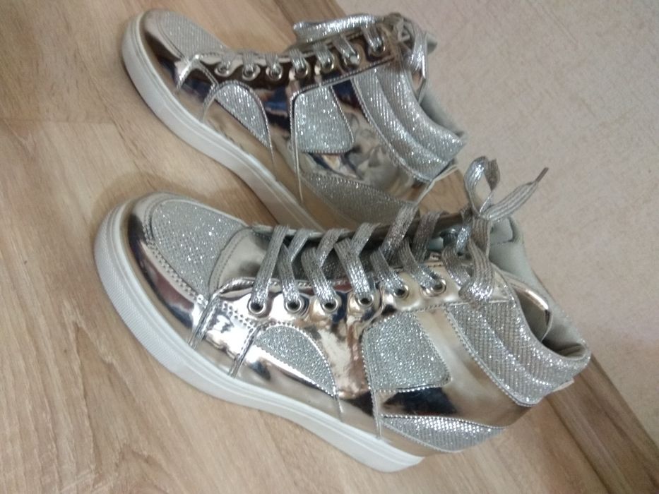 38 Lion Sneakersy na koturnie