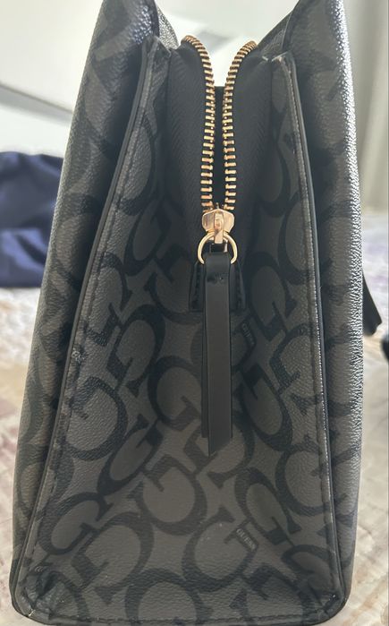 Bolsa feminina marca GUESS nova