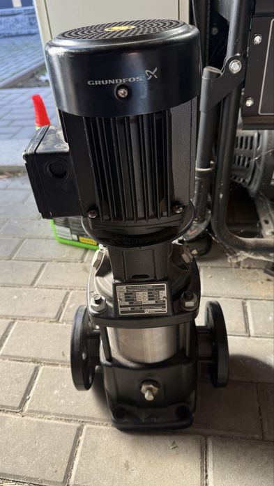 Pompa wielostopniowa Grundfos CR3-7 A-FGJ-A-E-HQQE 0,55 kW 3 m³/h 32,8 m