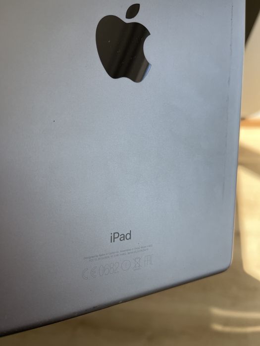 iPad 9.7'' (2017), 5th Generation446974935266109444