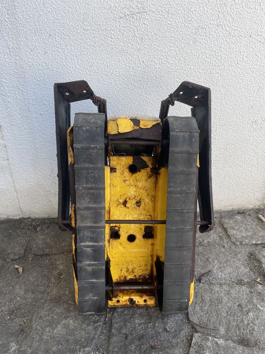 Brinquedo chapa Tonka