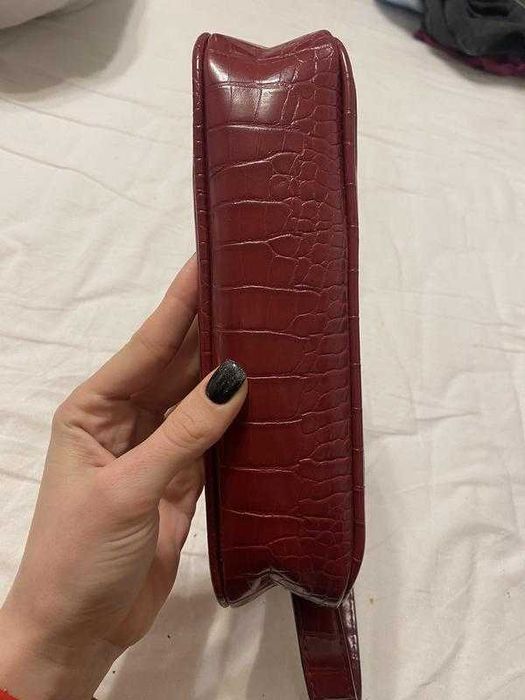 Червона сумка багет Mango