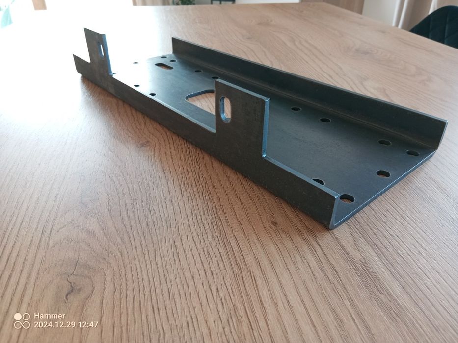 Płyta, blacha montażowa pod wyciągarkę, wciągarkę gruba, solidna.