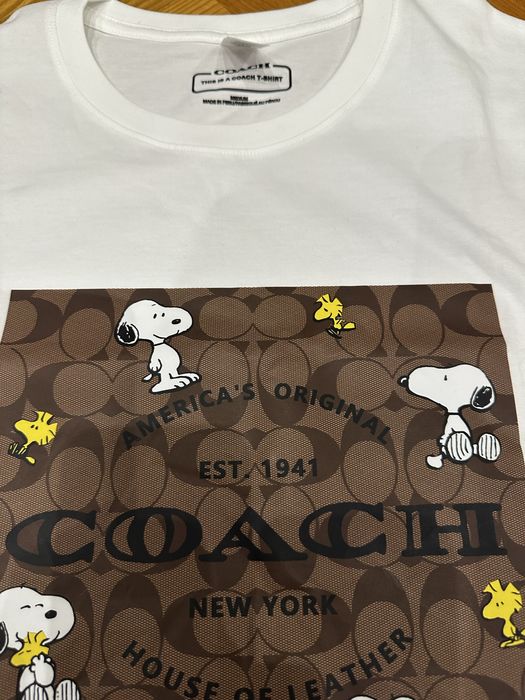 Футболка Coach . Футболка белая брендированная. Размер M-L.