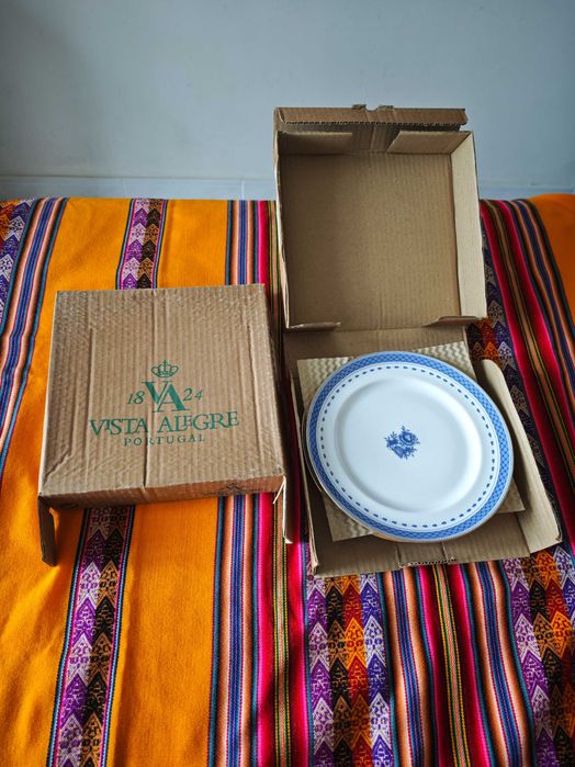 Serviço de mesa em porcelana portuguesa Vista Alegre em perfeito estado