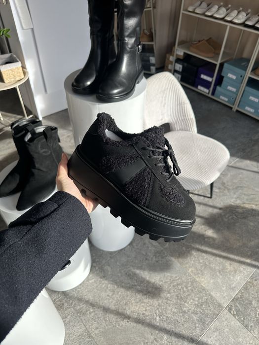 Кросівки зимові на платформі, легенькі