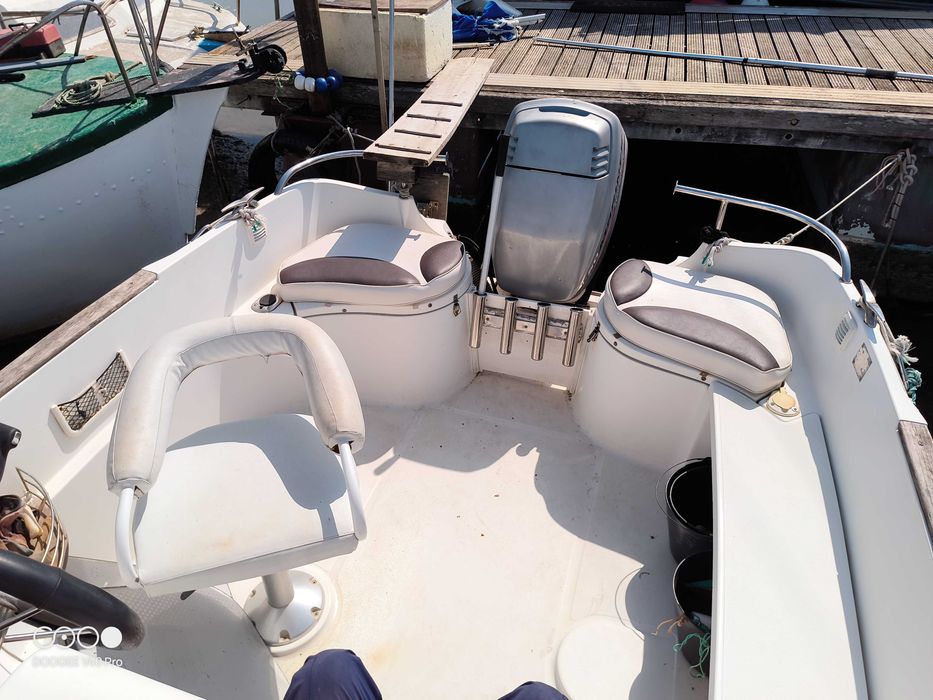 Barco Quiksilver Semi Cabinado