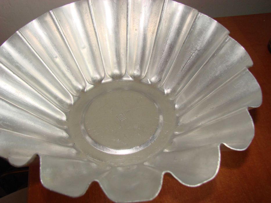 aluminiowa foremka na babkę PRL