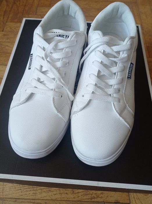 Buty męskie białe