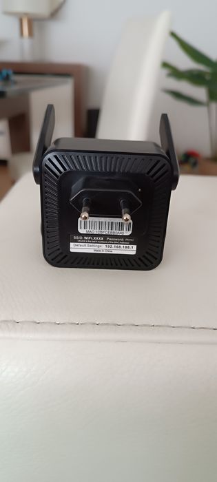 Repetidor / Extensor de Sinal Wi-Fi Dual Band AC1200 (Como Novo)