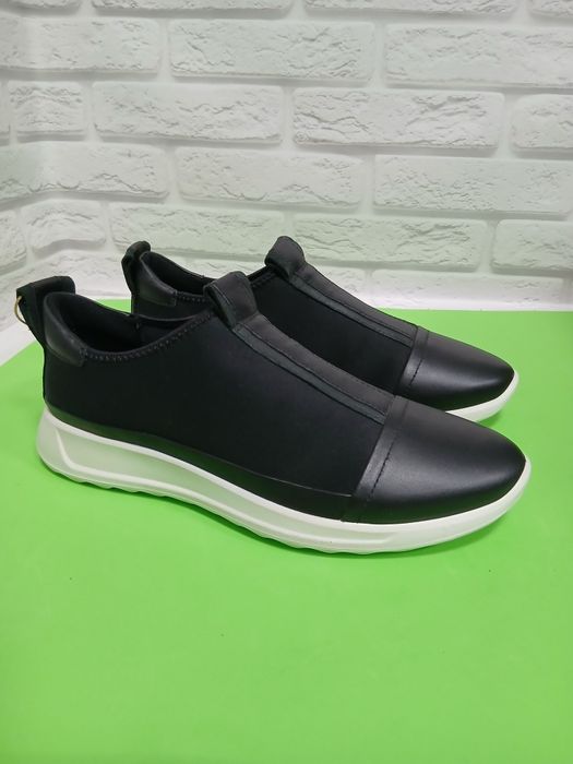 Кроссовки ECCO FLEXURE RUNNER W. Оригинал. р 38
размер 41
Сток из Европы, без коробки.
Новые.