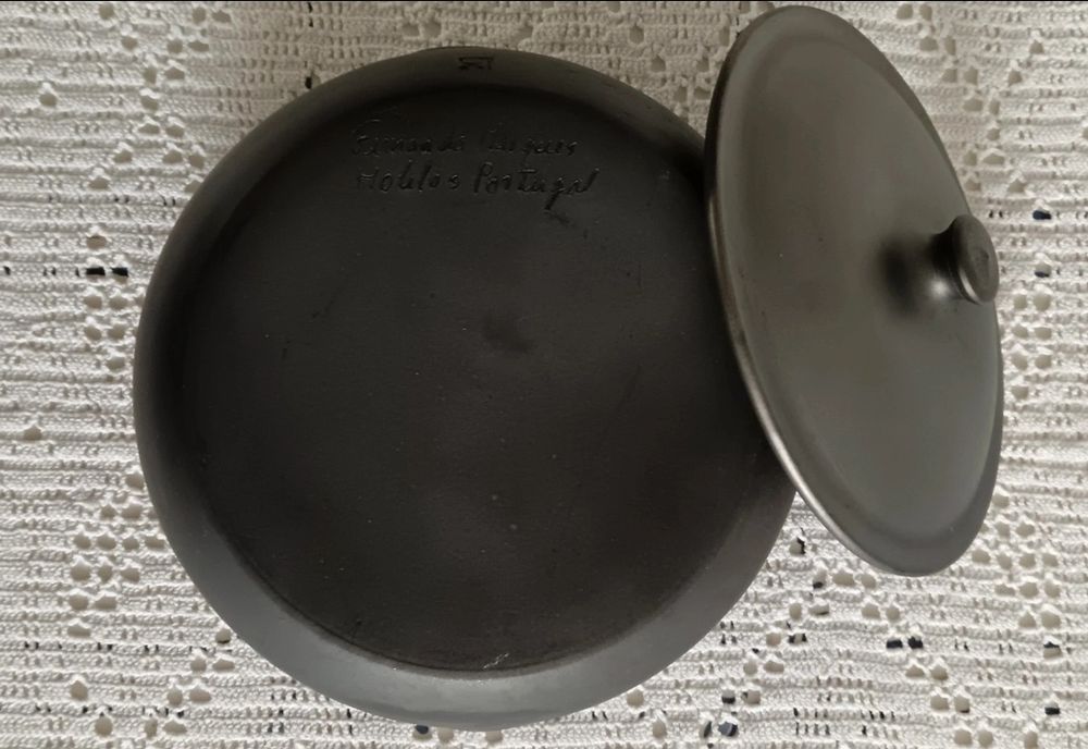 Panela de louça preta