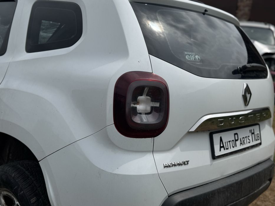 Кришка багажника (ляда) Renault Duster 18-24р. Білого кольору. Розборка.
