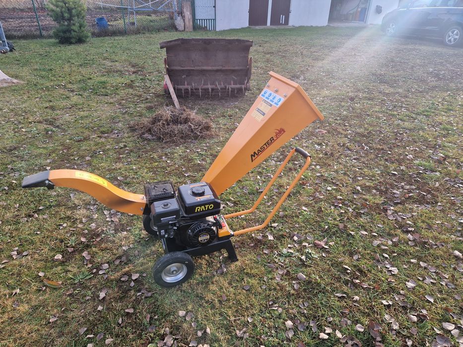 Rębak do gałęzi spalinowy