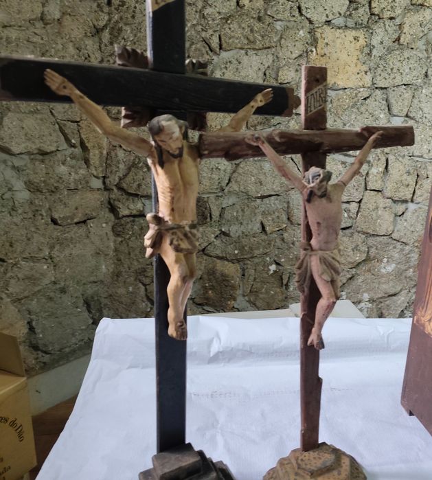 Duas cruzes de Cristo antigas
