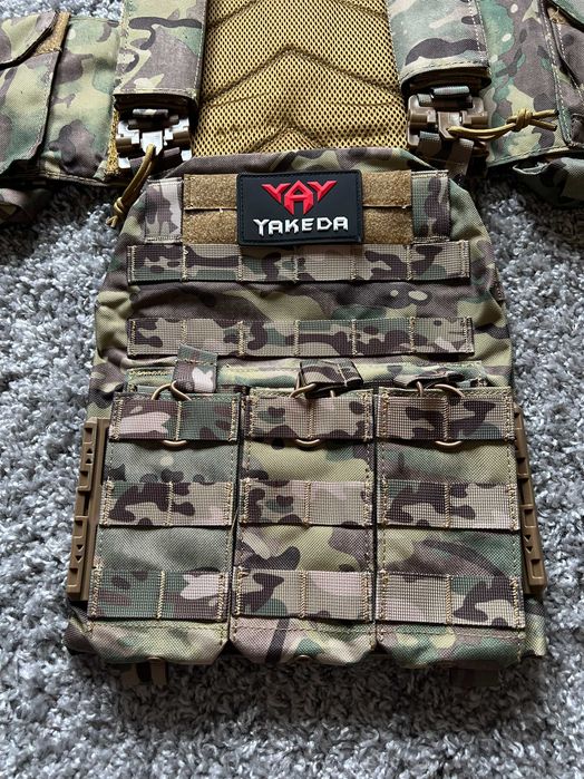 Плитоноска Yakeda